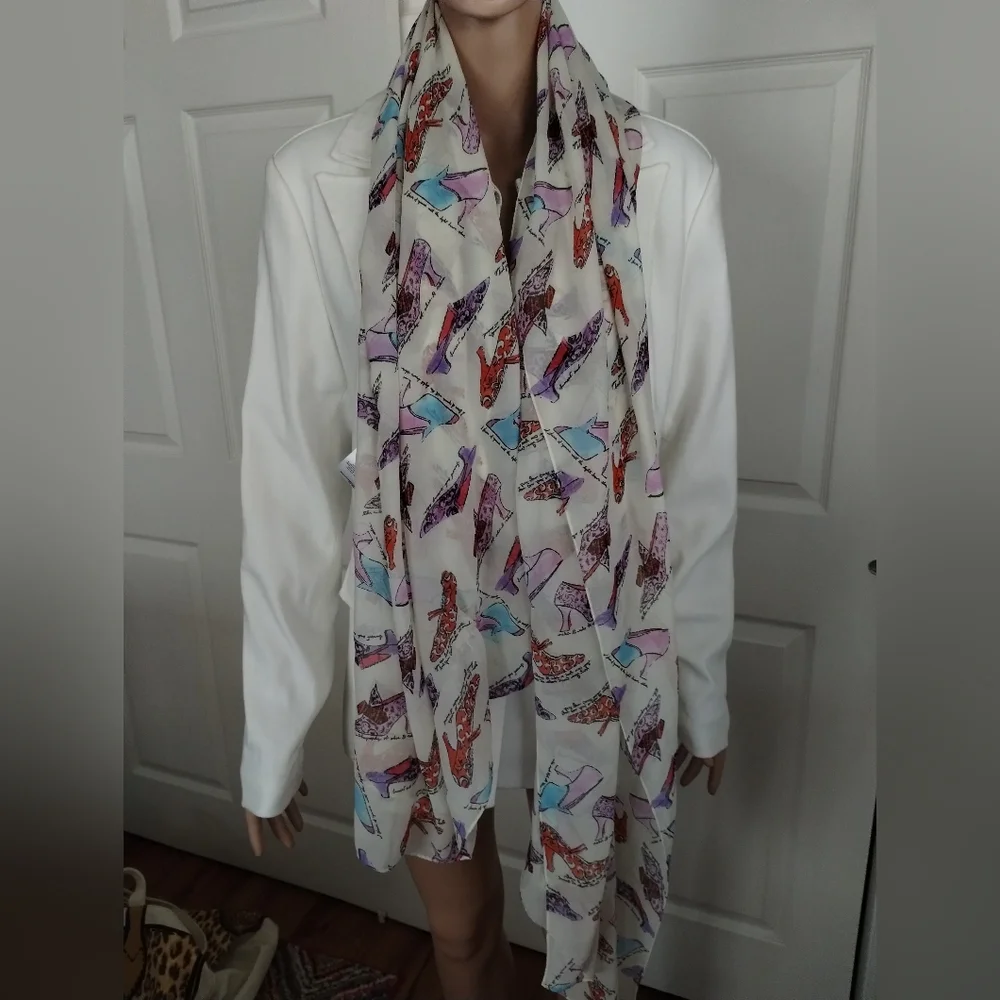 Uniqlo Colorful Print Scarf